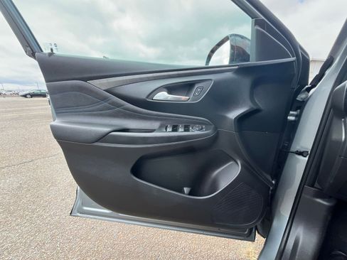 Used 2025 Buick Envista Sport Touring image 18