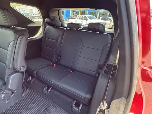 Used 2025 Chevrolet Traverse LT w/ Driver Confidence Package FWD image 18