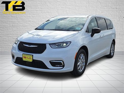 New 2026 Chrysler Pacifica Select image 1