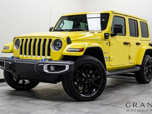 Used 2022 Jeep Wrangler Unlimited Sahara w/ Cold Weather Group AWD/4WD image 1