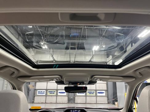 Used 2023 Subaru Forester Premium AWD/4WD image 34