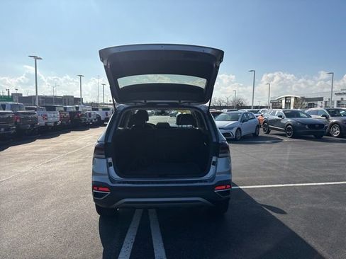 Used 2025 Volkswagen Taos SE w/ Panoramic Sunroof Package AWD/4WD image 35
