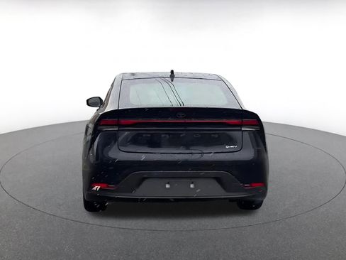 Used 2025 Toyota Prius LE image 12