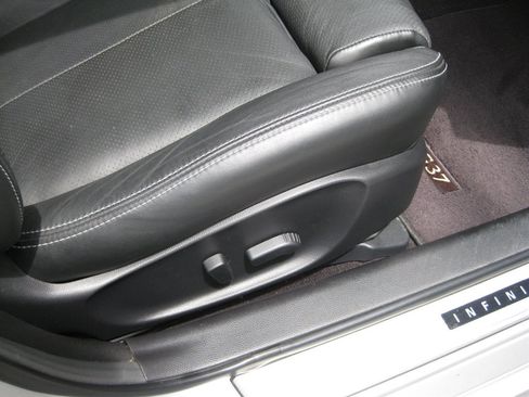 Used 2013 INFINITI G37 x Sedan w/ Premium Pkg AWD/4WD image 35