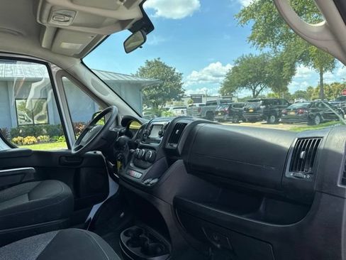 Used 2021 RAM ProMaster 2500 w/ Convenience Group FWD image 11