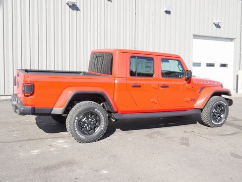 New 2025 Jeep Gladiator High Tide image 11