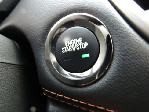 Used 2019 Chevrolet Trax LT w/ LT Convenience Package FWD image 31