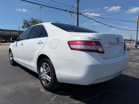 Used 2011 Toyota Camry LE FWD image 9