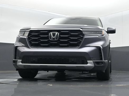 Used 2025 Honda Pilot EX-L image 11