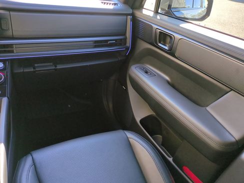 Used 2024 Hyundai Santa Fe Calligraphy image 16