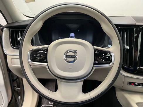 Used 2024 Volvo XC60 B5 Plus w/ Protection Package Premier AWD/4WD image 6