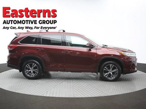 Used 2018 Toyota Highlander Plus AWD/4WD image 45
