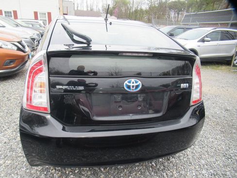 Used 2014 Toyota Prius Two image 7