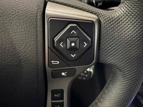 Used 2020 Toyota Tacoma SR5 w/ SR5 Appearance Package (SM) RWD image 17