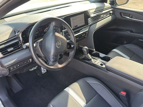 Used 2025 Toyota Camry SE w/ Convenience Package FWD image 18