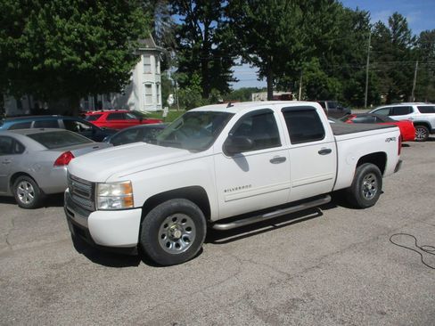 Used 2011 Chevrolet Silverado 1500 LS AWD/4WD image 1
