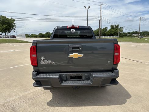 Used 2015 Chevrolet Colorado LT w/ LT Convenience Package RWD image 3