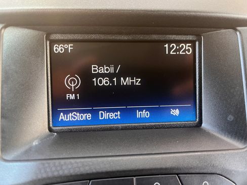 Used 2018 Ford Edge SE FWD image 16