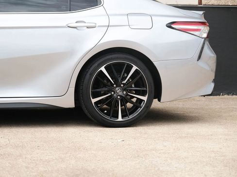 Used 2020 Toyota Camry XSE image 10