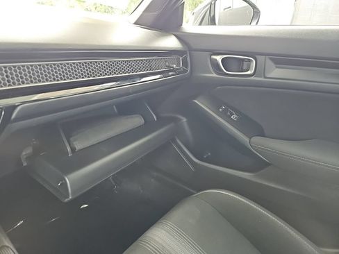 Used 2025 Honda Civic Sport image 25