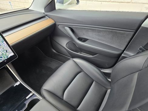Used 2019 Tesla Model 3 Long Range image 23