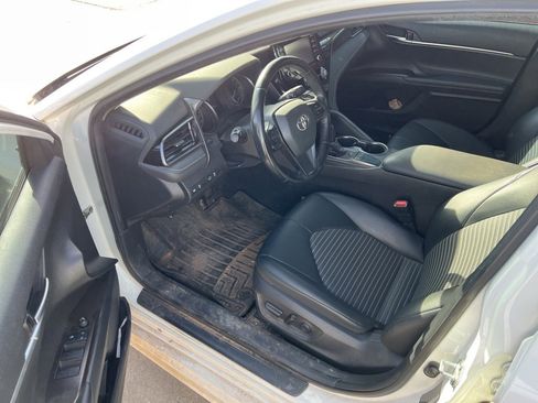 Used 2022 Toyota Camry SE image 6