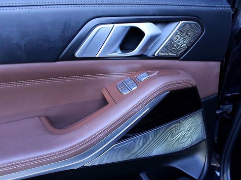 Used 2019 BMW X7 xDrive50i w/ M Sport Package image 16