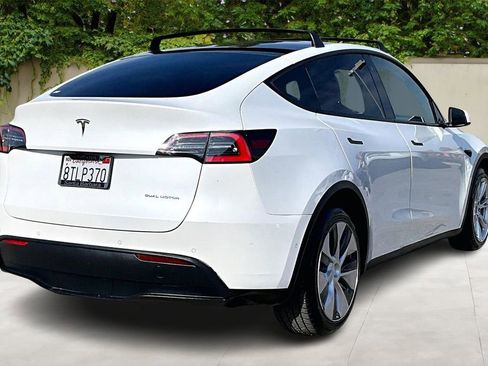 Used 2021 Tesla Model Y Long Range image 5