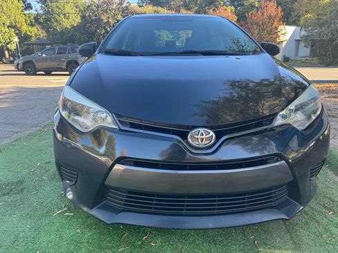 Used 2016 Toyota Corolla LE image 2