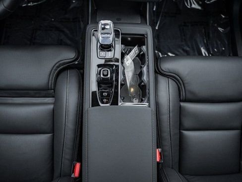 New 2026 Volvo XC90 B6 Ultra w/ Protection Package image 26