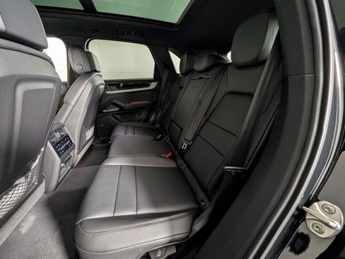 New 2026 Porsche Cayenne image 24