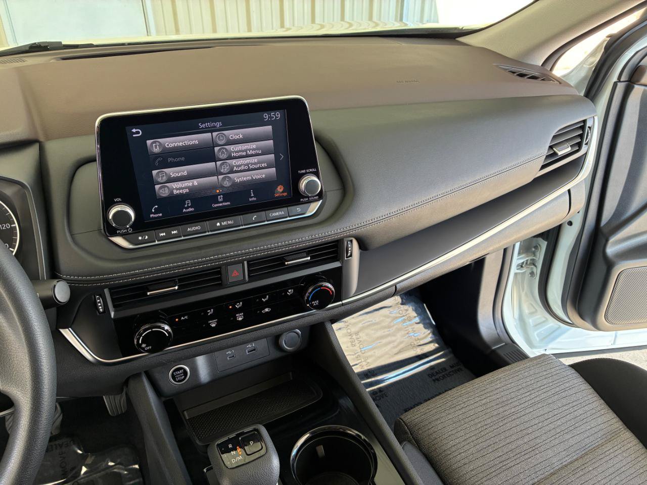 Used 2021 Nissan Rogue S FWD image 17