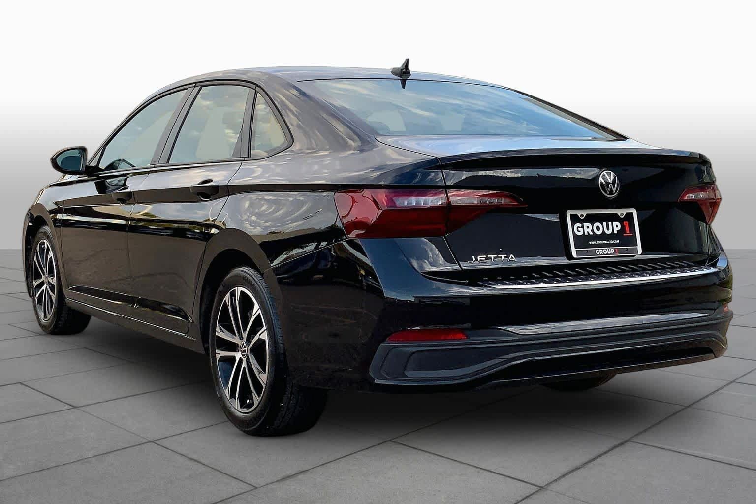 Used 2022 Volkswagen Jetta Sport FWD image 11