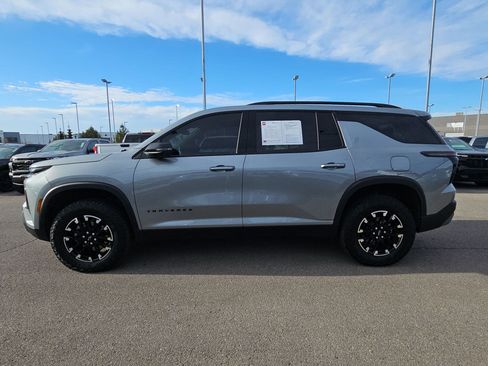 Used 2025 Chevrolet Traverse Z71 image 7