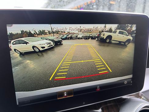 Used 2017 Mercedes-Benz GLC 300 4MATIC image 33