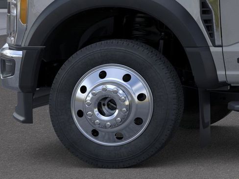 New 2025 Ford F550 4x4 Crew Cab w/ XLT Value Package image 19
