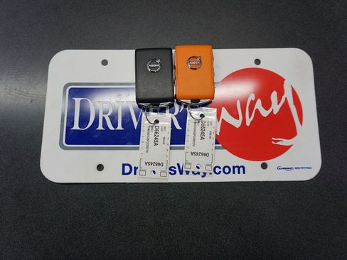 Used 2023 Volvo XC40 B4 Ultimate w/ Climate Package image 18