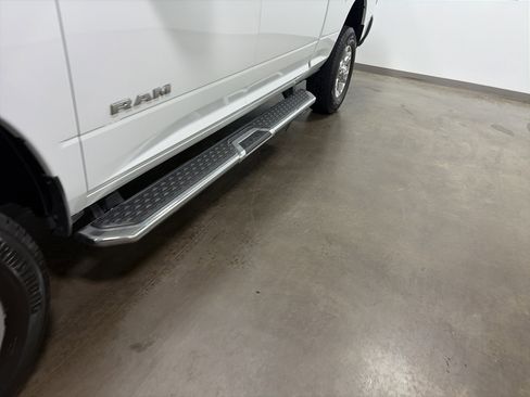 Used 2024 RAM 2500 Big Horn AWD/4WD image 10