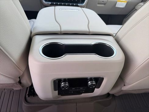 New 2026 GMC Yukon Denali w/ Denali Reserve Package AWD/4WD image 13