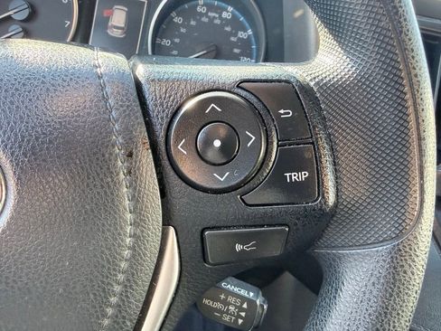 Used 2018 Toyota RAV4 LE image 20