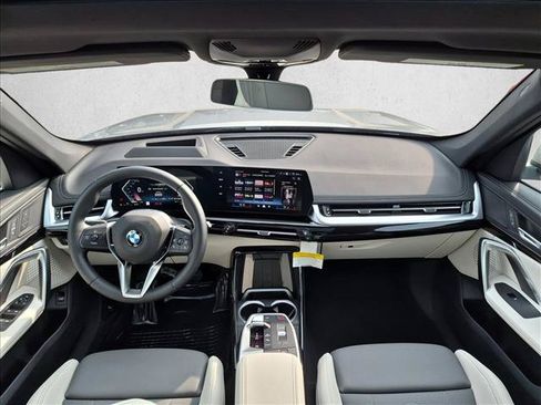 New 2027 BMW X1 xDrive28i AWD/4WD image 15
