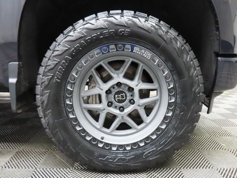 Used 2022 Chevrolet Silverado 1500 RST w/ Protection Package AWD/4WD image 9