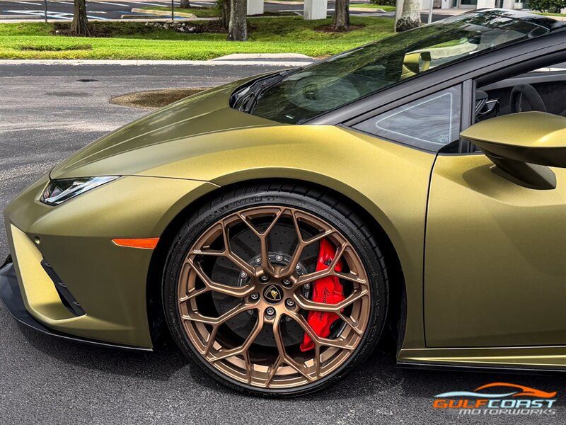 Used 2022 Lamborghini Huracan EVO RWD image 34
