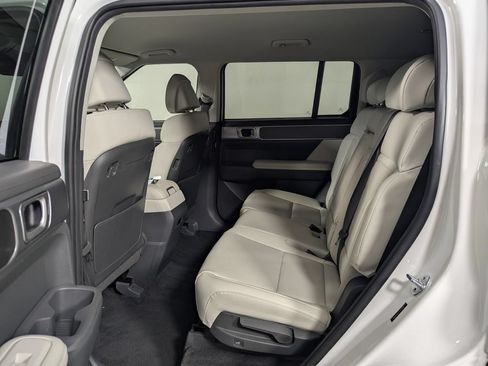 Certified 2026 Hyundai Santa Fe SEL FWD image 25