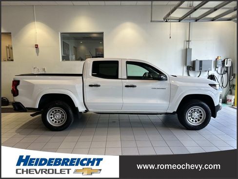 Used 2023 Chevrolet Colorado W/T w/ Safety Package RWD image 2