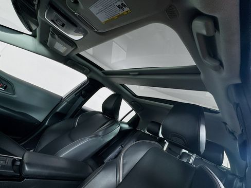 Certified 2025 Toyota Prius XLE AWD/4WD image 14