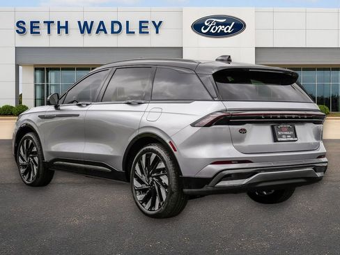 New 2026 Lincoln Nautilus Reserve w/ Jet Appearance Package image 5