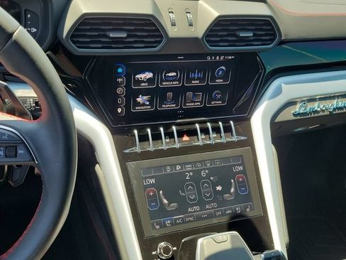 Used 2024 Lamborghini Urus S AWD/4WD image 9