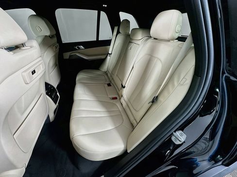 Used 2019 BMW X5 xDrive40i w/ Convenience Package AWD/4WD image 25