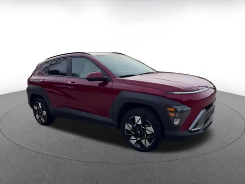 Used 2025 Hyundai Kona SEL image 2